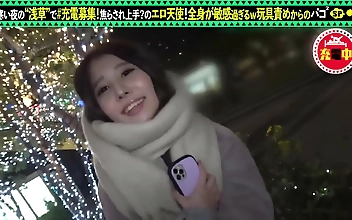 JAV Sensation: Borrow a Mobile Battery and Get Petrified by a Hot Woman s Pacopacco Selfie SP!