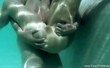 Japanese MILF Gives Mind-Blowing Erotic Massage with Sensual Hot Oils - Must Watch!