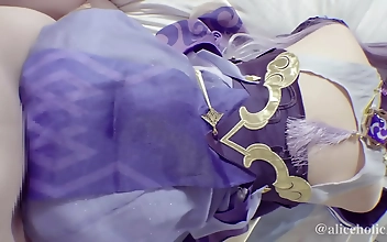 Genshin Impact Keqing Cosplayer - A Luscious Japanese Enchantress in Alluring Cosplay